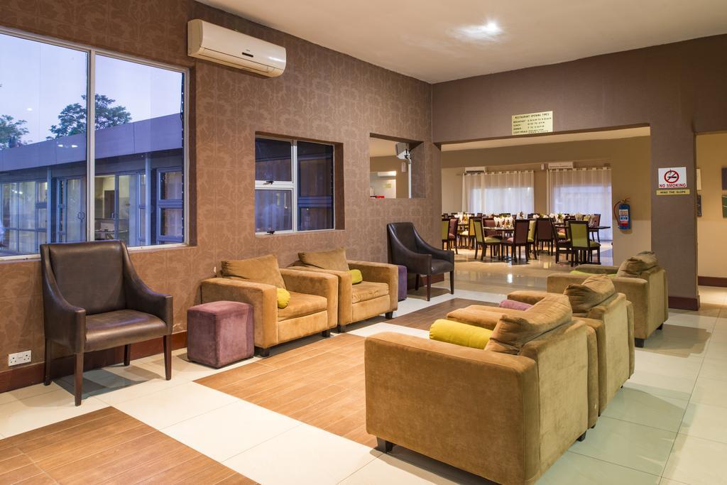 Kadoma Hotel & Conference Centre Exterior photo